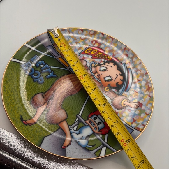Danbury Mint Betty Boop Homecoming Queen Football Collector's Plate - Picture 7 of 8
